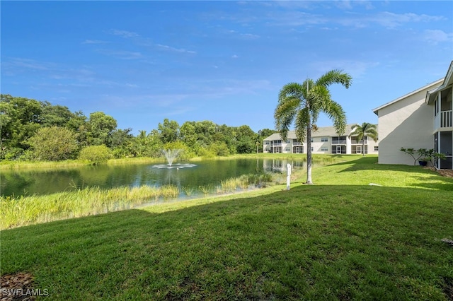 view of yard featuring a water view