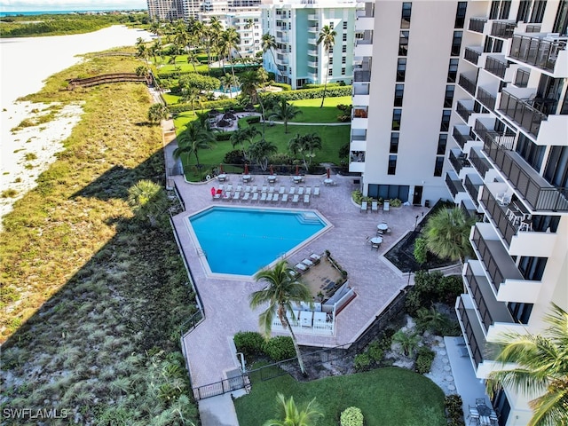 view of swimming pool