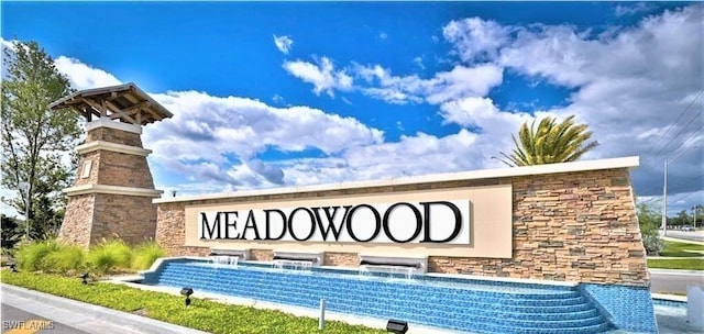 view of community / neighborhood sign