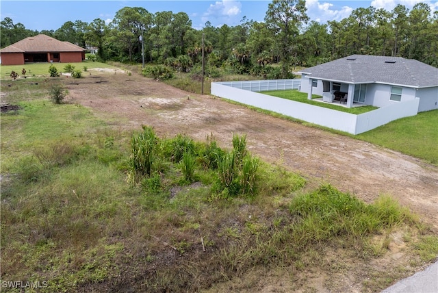 Listing photo 3 for 1221 Desoto Ave, Lehigh Acres FL 33972