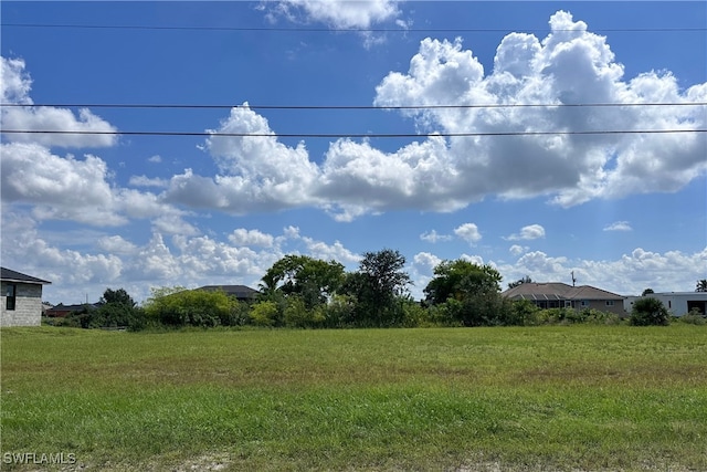 Listing photo 2 for 1121 NE 5th Place, Cape Coral FL 33909