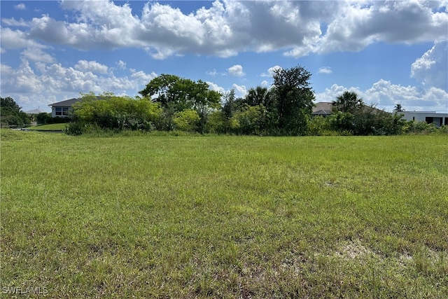 Listing photo 3 for 1121 NE 5th Place, Cape Coral FL 33909