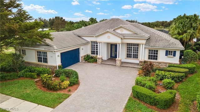 view of front of house with a garage