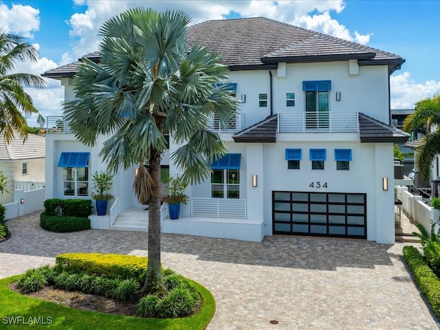 view of front facade with a garage