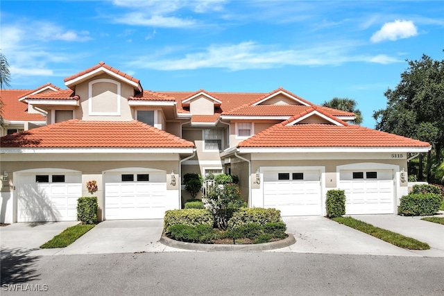 view of front facade with a garage