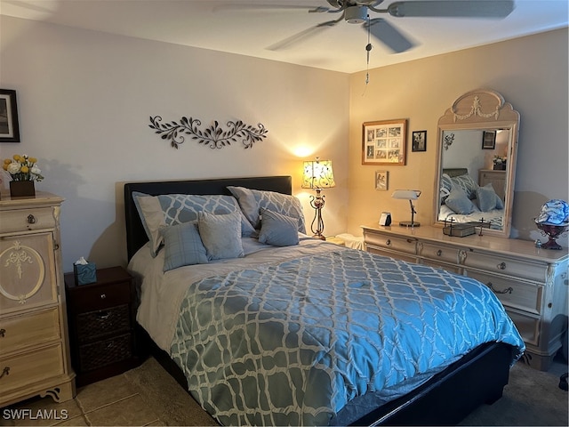 bedroom with ceiling fan