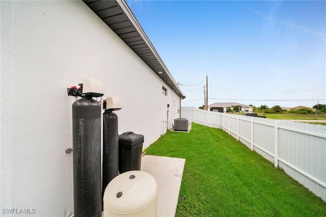 view of yard with cooling unit