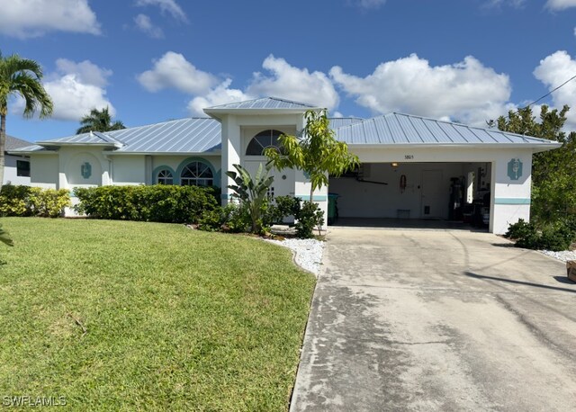 view of front of house with a front lawn