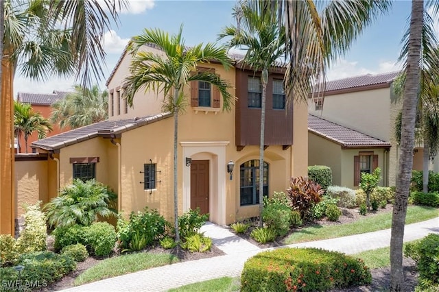 view of mediterranean / spanish-style home