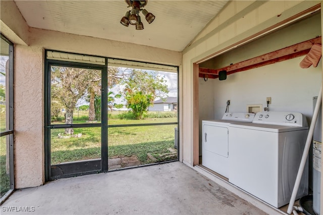 washroom with ceiling fan and separate washer and dryer