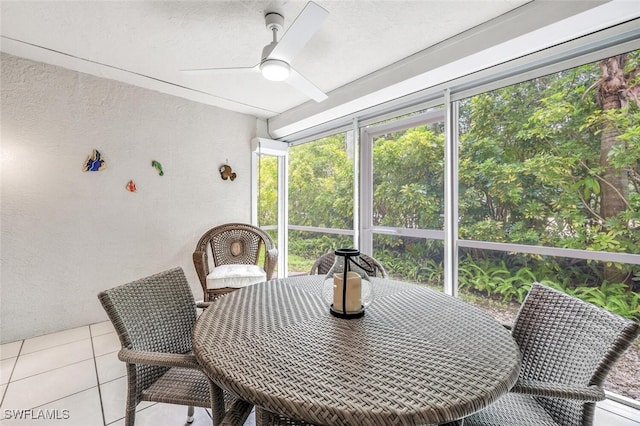 sunroom / solarium with ceiling fan