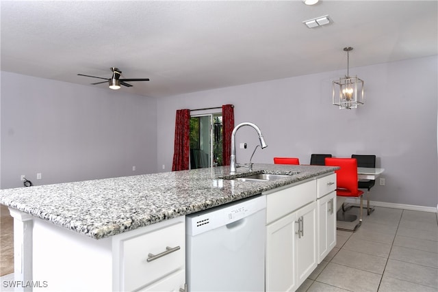 kitchen with dishwasher, sink, an island with sink, ceiling fan with notable chandelier, and white cabinetry