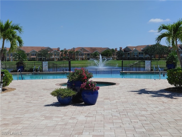 view of swimming pool