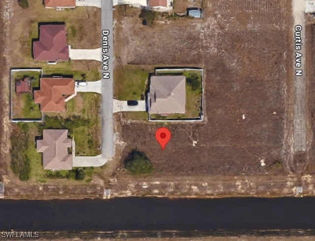 Listing photo 2 for 800 Denis Ave N, Lehigh Acres FL 33971