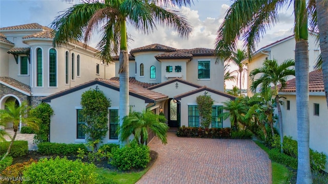 view of mediterranean / spanish-style home