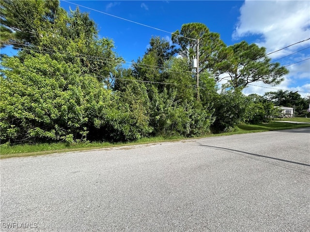 Listing photo 2 for 15456 Mapletree Dr, Punta Gorda FL 33955