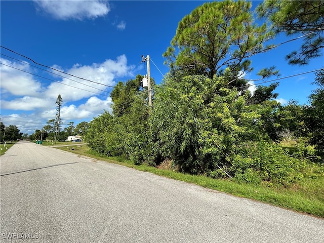 Listing photo 3 for 15456 Mapletree Dr, Punta Gorda FL 33955