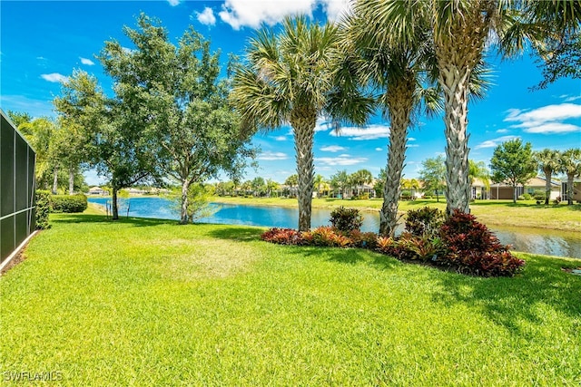 view of yard featuring a water view