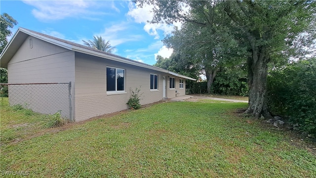 exterior space featuring a yard