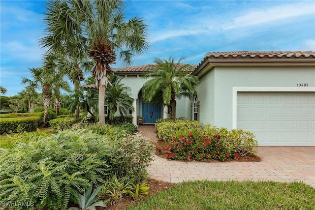 view of front of home featuring a garage