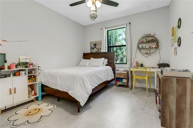 bedroom with ceiling fan