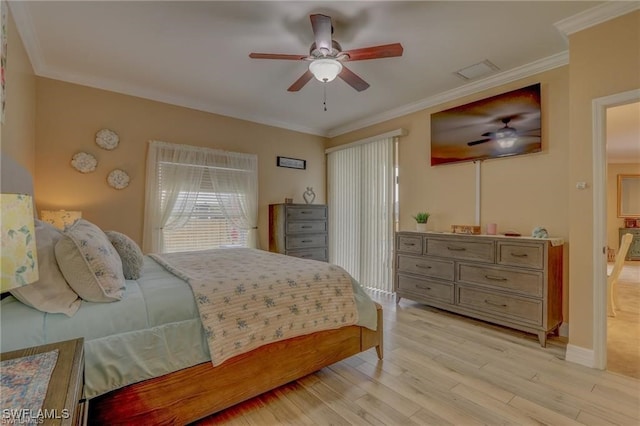 bedroom with light wood-type flooring, crown molding, and ceiling fan