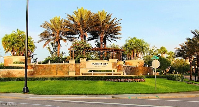 11599 Meadowrun Cir, Fort Myers, FL 33913 - community sign with a lawn