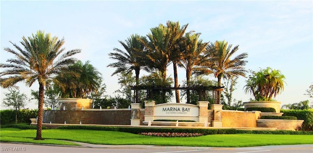 11599 Meadowrun Cir, Fort Myers, FL 33913 - community sign with a lawn