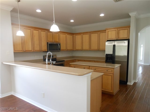 kitchen featuring dark hardwood / wood-style floors, kitchen peninsula, appliances with stainless steel finishes, decorative light fixtures, and ornamental molding