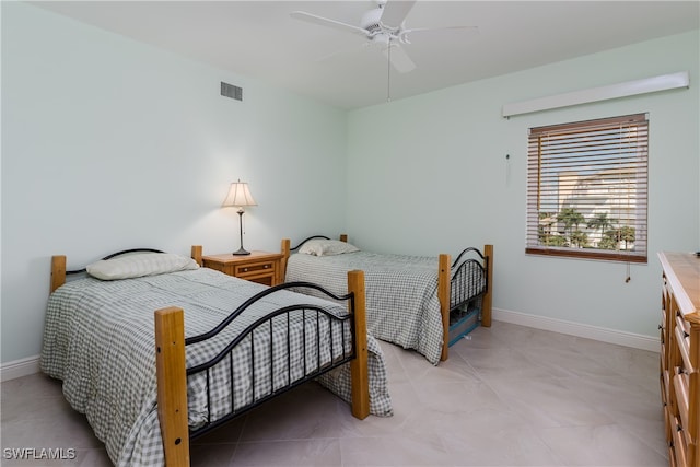 bedroom with ceiling fan