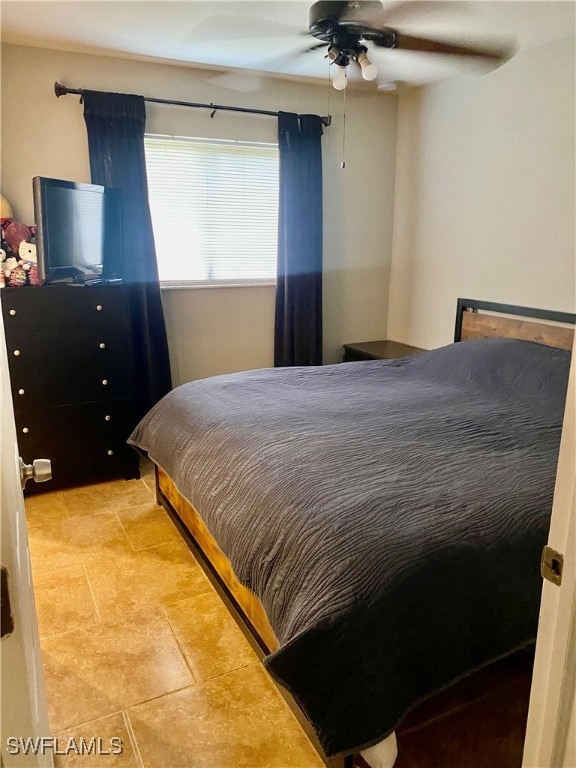 bedroom featuring ceiling fan