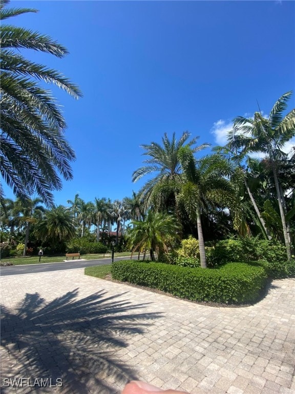 Listing photo 3 for 4948 Coach Ln, Naples FL 34114