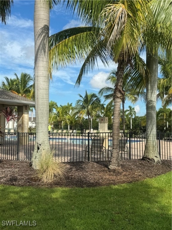 view of swimming pool