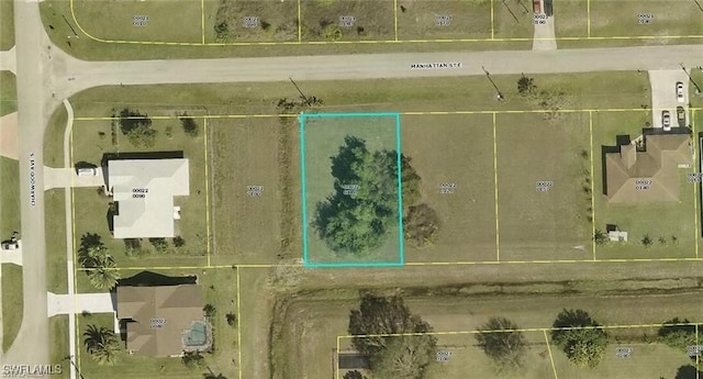 Listing photo 2 for 664 Manhattan St E, Lehigh Acres FL 33974