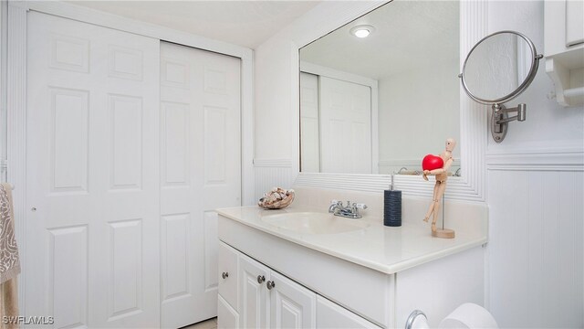 bathroom with vanity