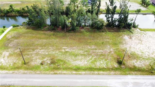 Listing photo 3 for 1426 NW 25th St, Cape Coral FL 33993