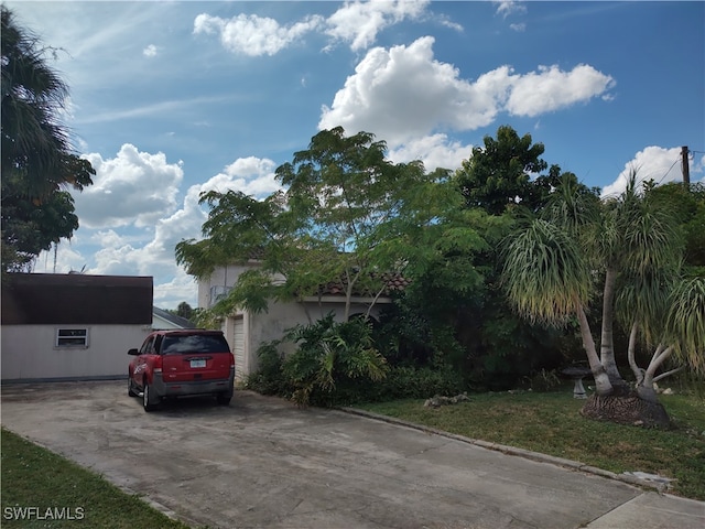 view of front of property