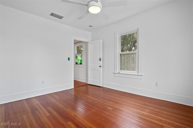 unfurnished room featuring wood-type flooring and ceiling fan