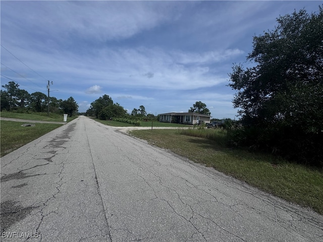 Listing photo 3 for 1712 Rush Ave, Lehigh Acres FL 33972