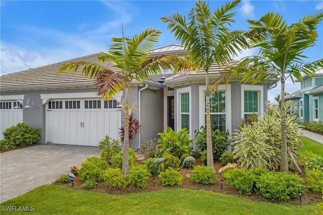 view of front facade with a garage