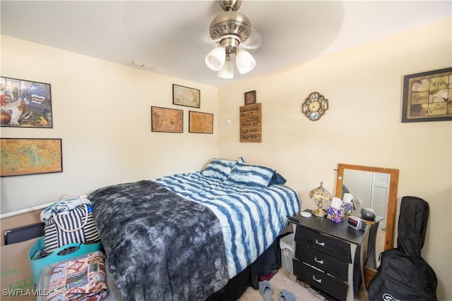 bedroom with carpet flooring and ceiling fan