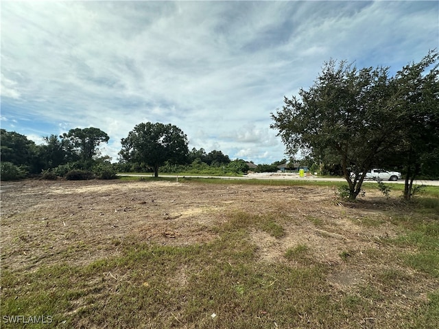 Listing photo 3 for 810 Sentinela Blvd, Lehigh Acres FL 33974