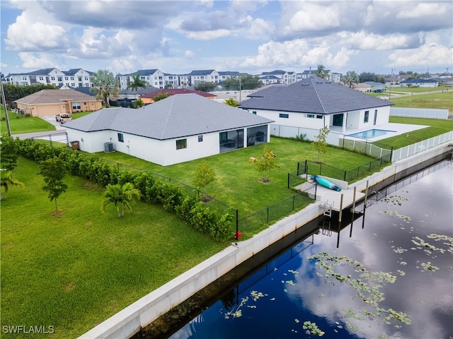 bird's eye view featuring a water view