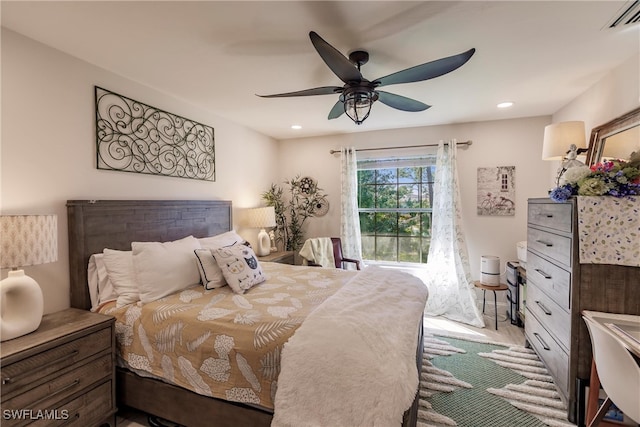 bedroom with ceiling fan