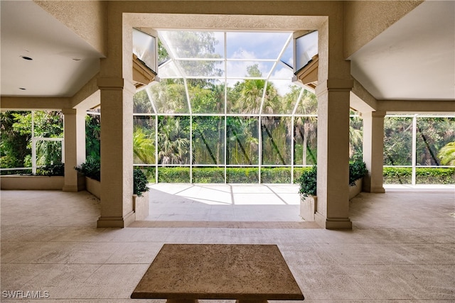 entryway featuring a healthy amount of sunlight