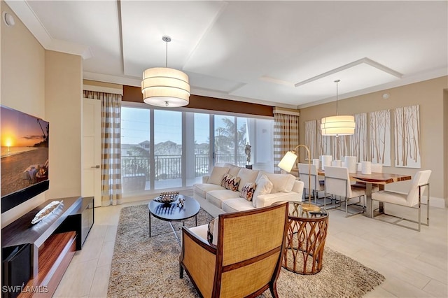 living room featuring a mountain view