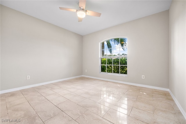 empty room with ceiling fan