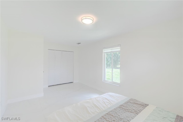 bedroom with a closet