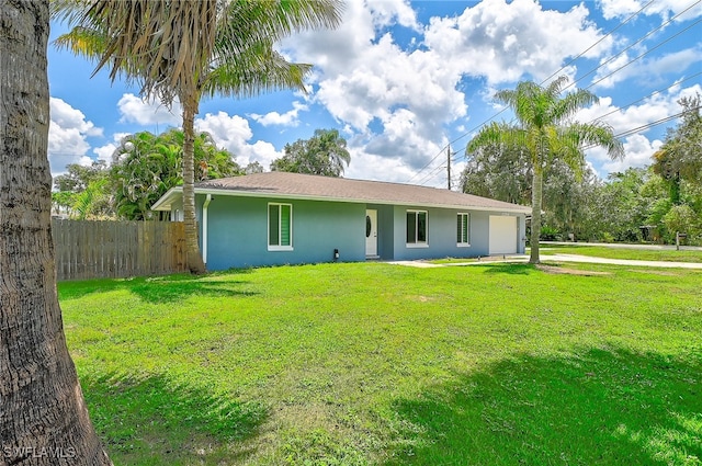 view of front of property with a front yard