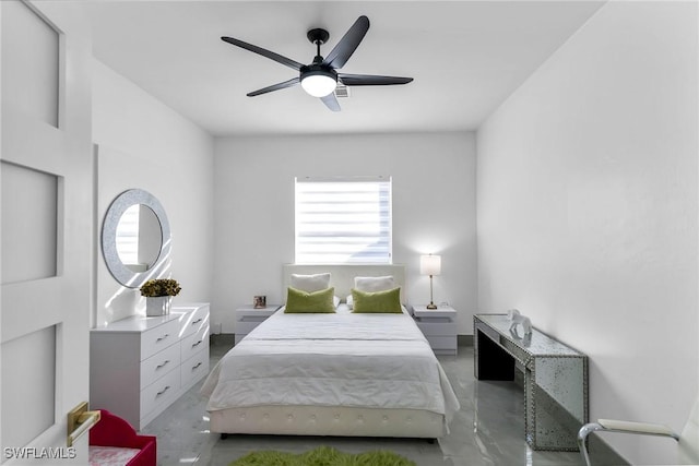 bedroom with ceiling fan